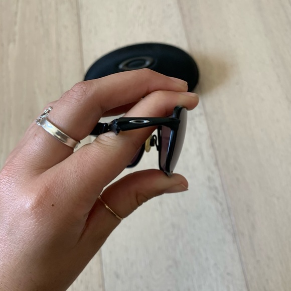 Men’s Oakley Glasses. Great condition. - Picture 3 of 3